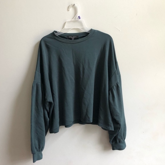 ⭐️⭐️Cropped Long-sleeve ⭐️⭐️ - Picture 1 of 3